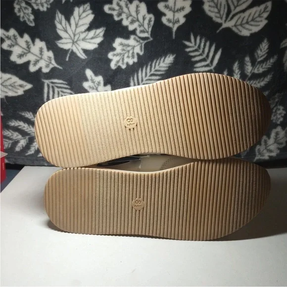 Universal Thread Women's White Pink Lace Up Low Top Sneaker Shoes Size 8.5 - Picture 7 of 7